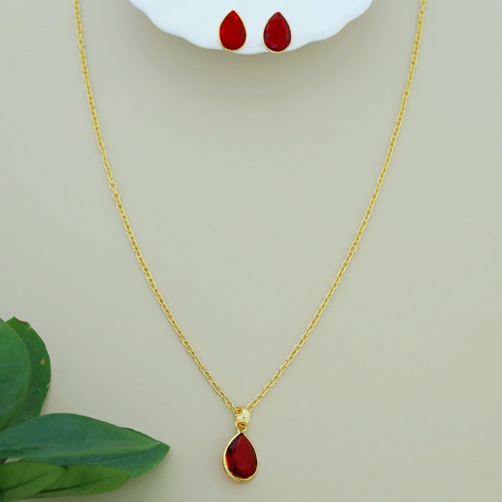 Seira Glossy Drop Neckpiece With Stud