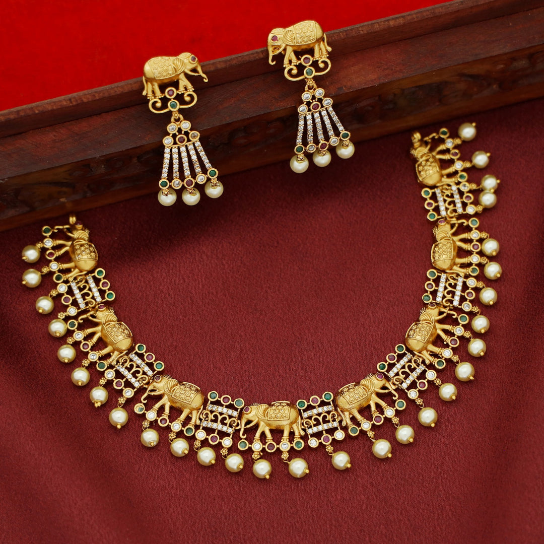 Kaveri Gajavanthi Pearl Short Neckpiece With Earring