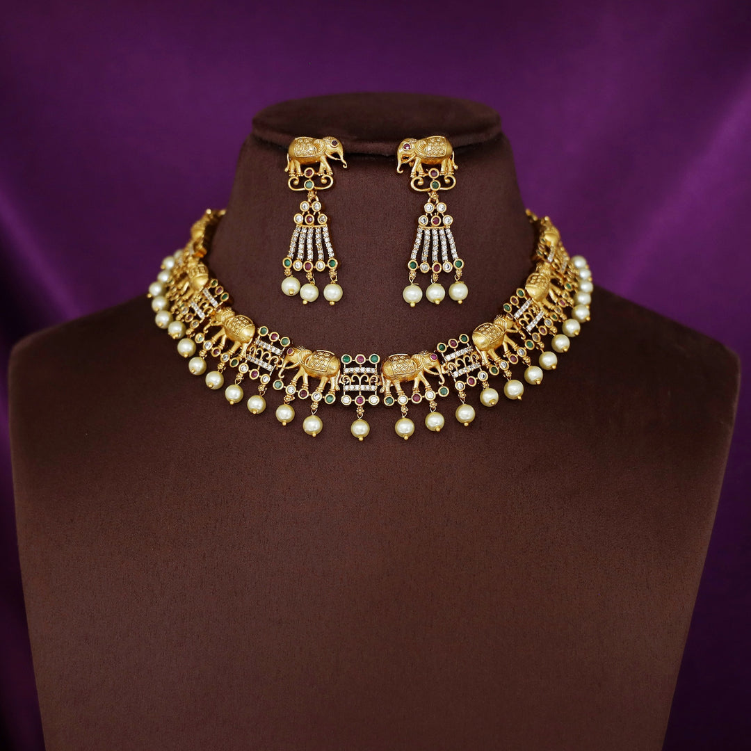 Kaveri Gajavanthi Pearl Short Neckpiece With Earring