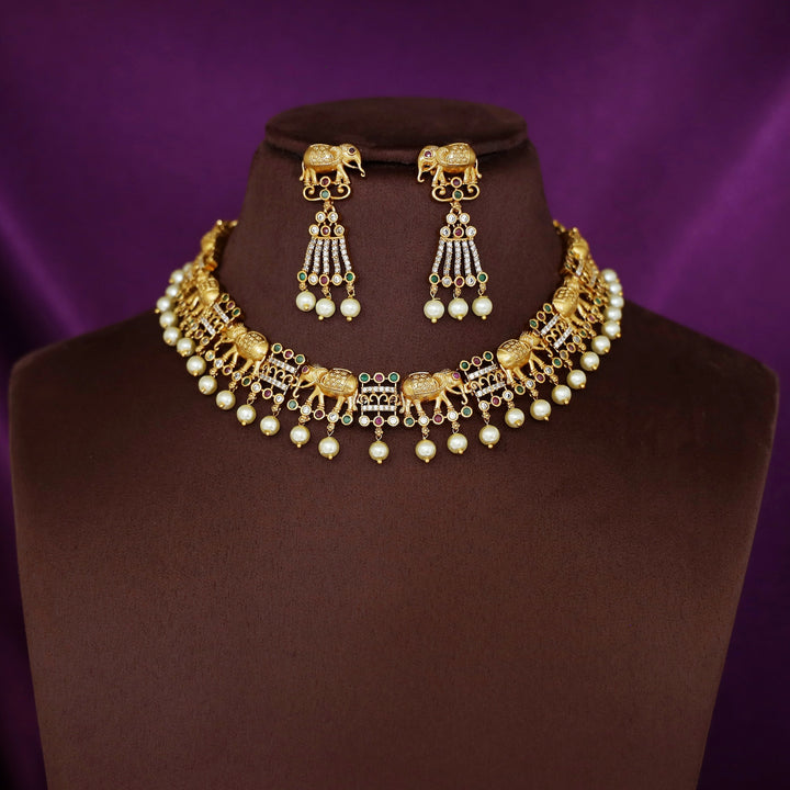 Kaveri Gajavanthi Pearl Short Neckpiece With Earring