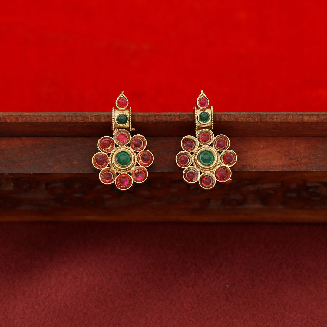 Sreelekha Floral Mini Kashi Short Neckpiece With Earring