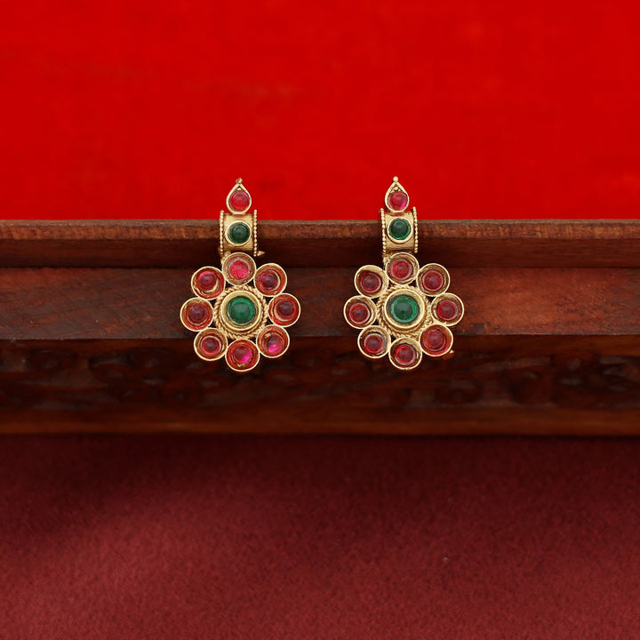 Sreelekha Floral Mini Kashi Short Neckpiece With Earring