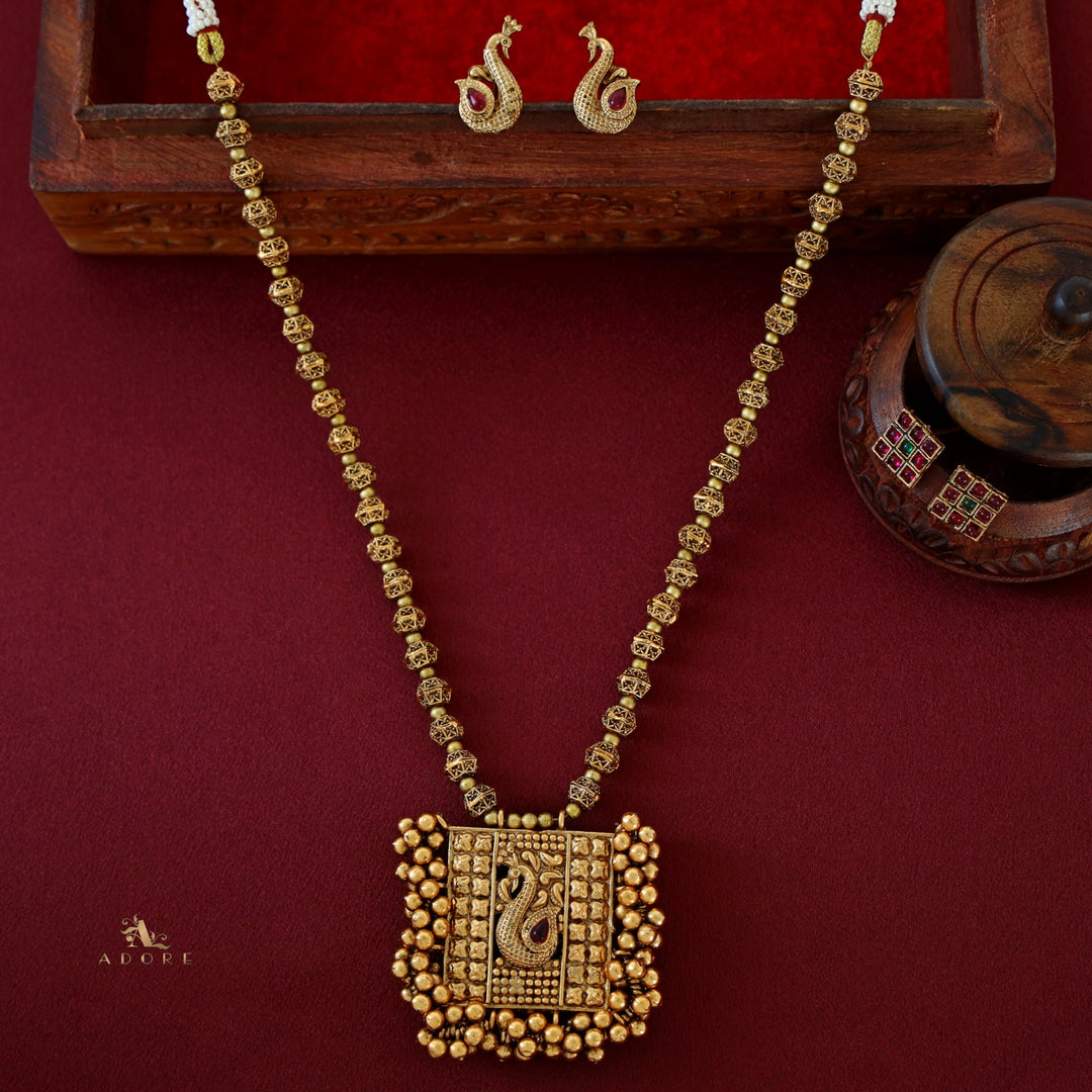 Hemalatha Mayura Reversible Ball Neckpiece with Earring