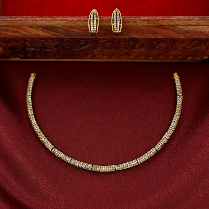 Nora Stiff Neckpiece With Earring