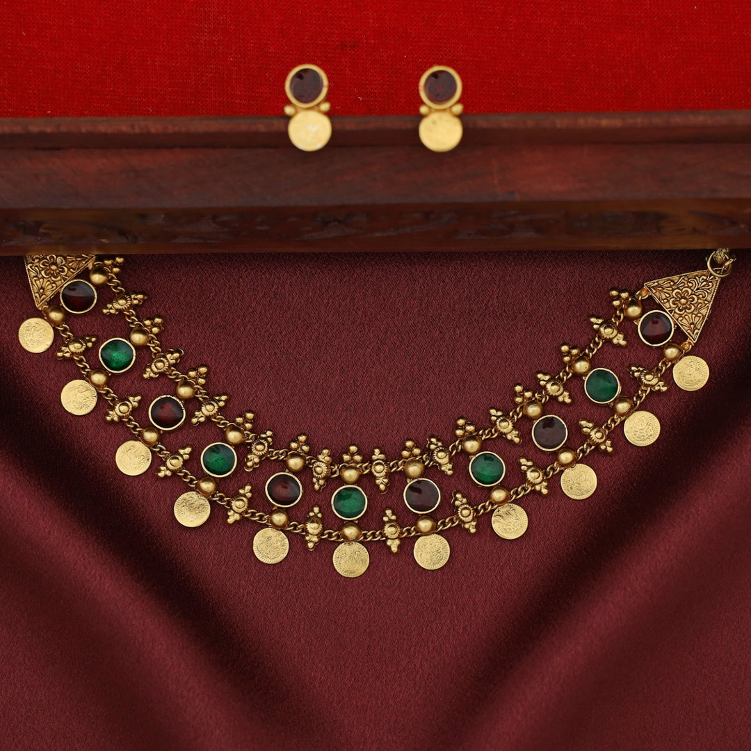 Jyotirmayee Mini Kashi Circle Enamel Choker With Earring