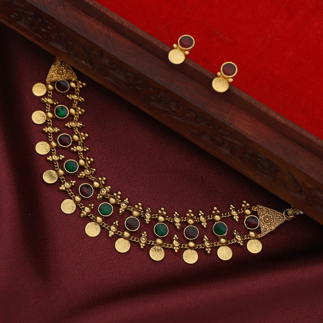 Jyotirmayee Mini Kashi Circle Enamel Choker With Earring