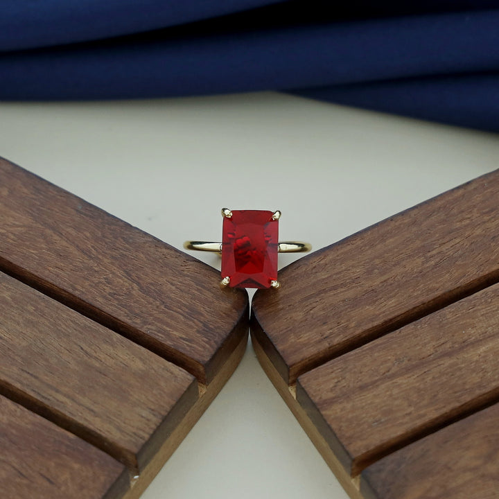 Rinza 4 Claw Glossy Rectangle Ring