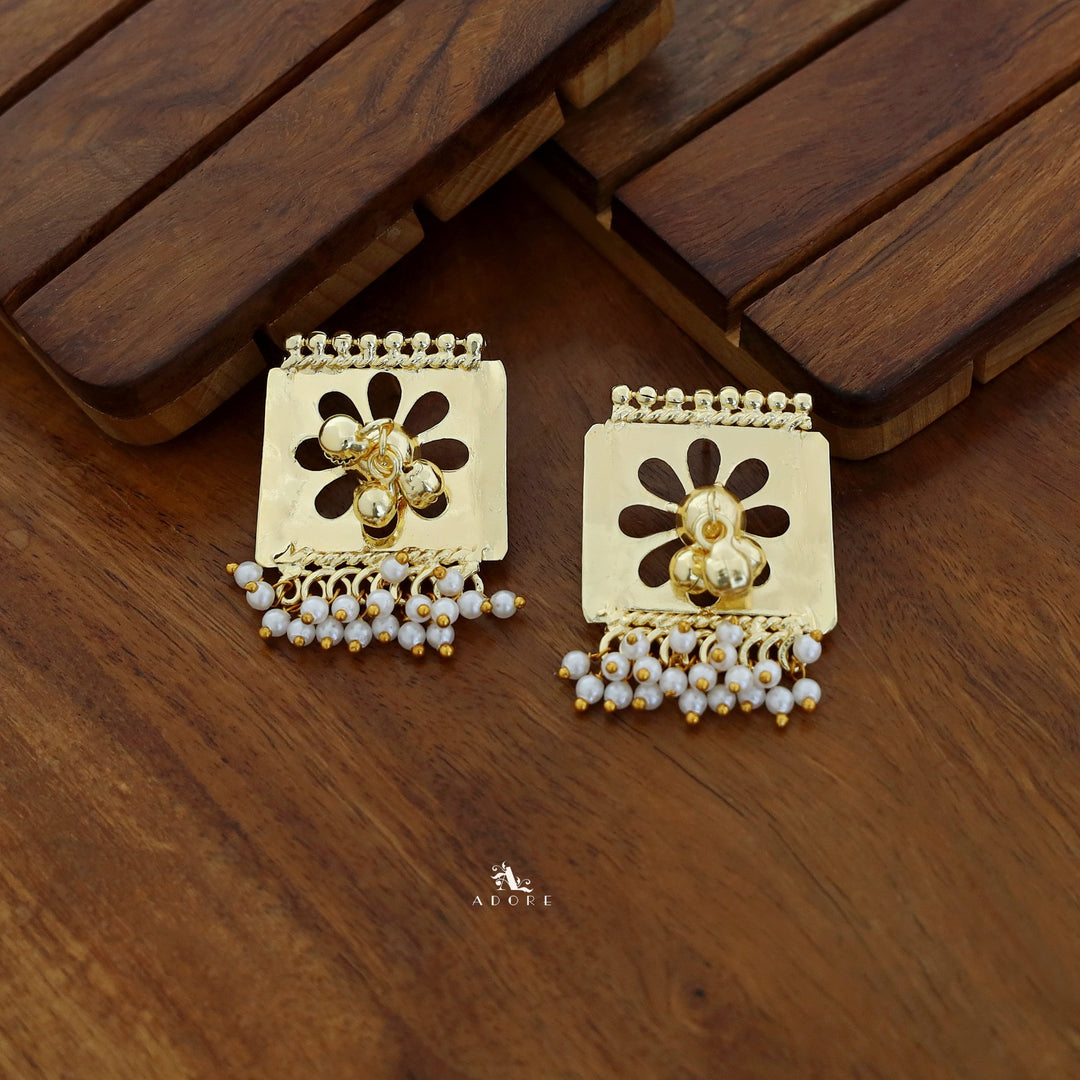 Maahika Golden Ghungroo Pearl Neck Cuff With Earring