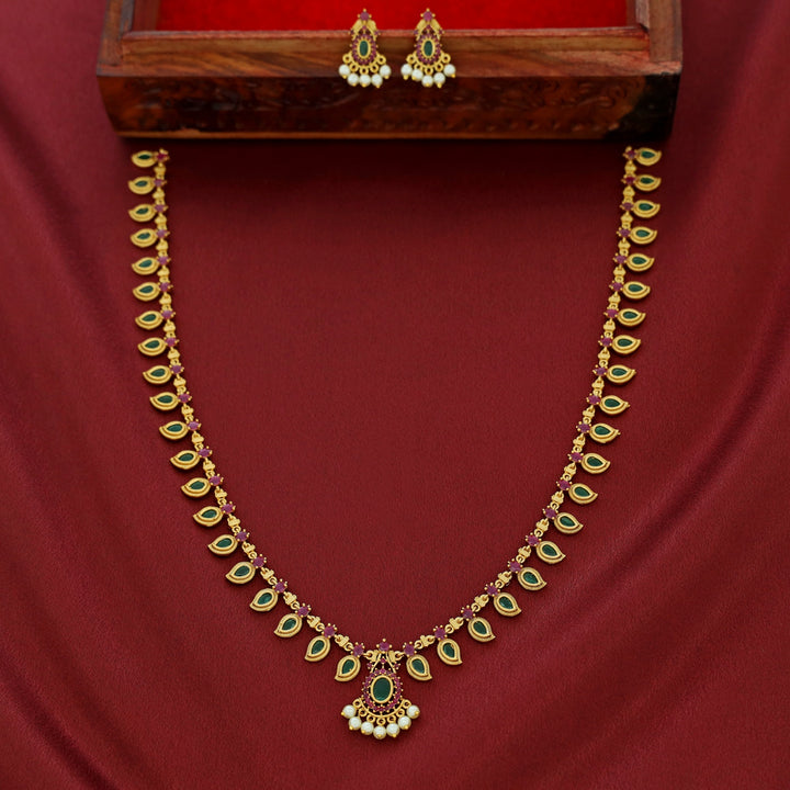 Devansha Palakka Long Neckpiece With Earring