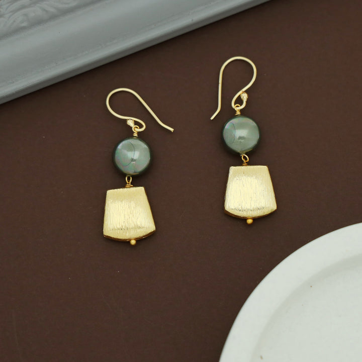 Jaynee Golden Textured Pearl Drop