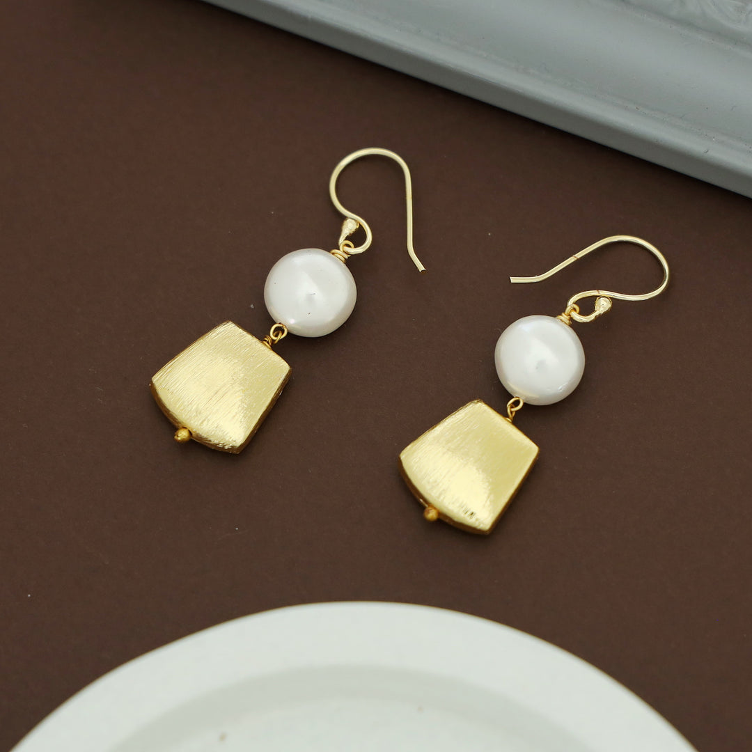 Jaynee Golden Textured Pearl Drop