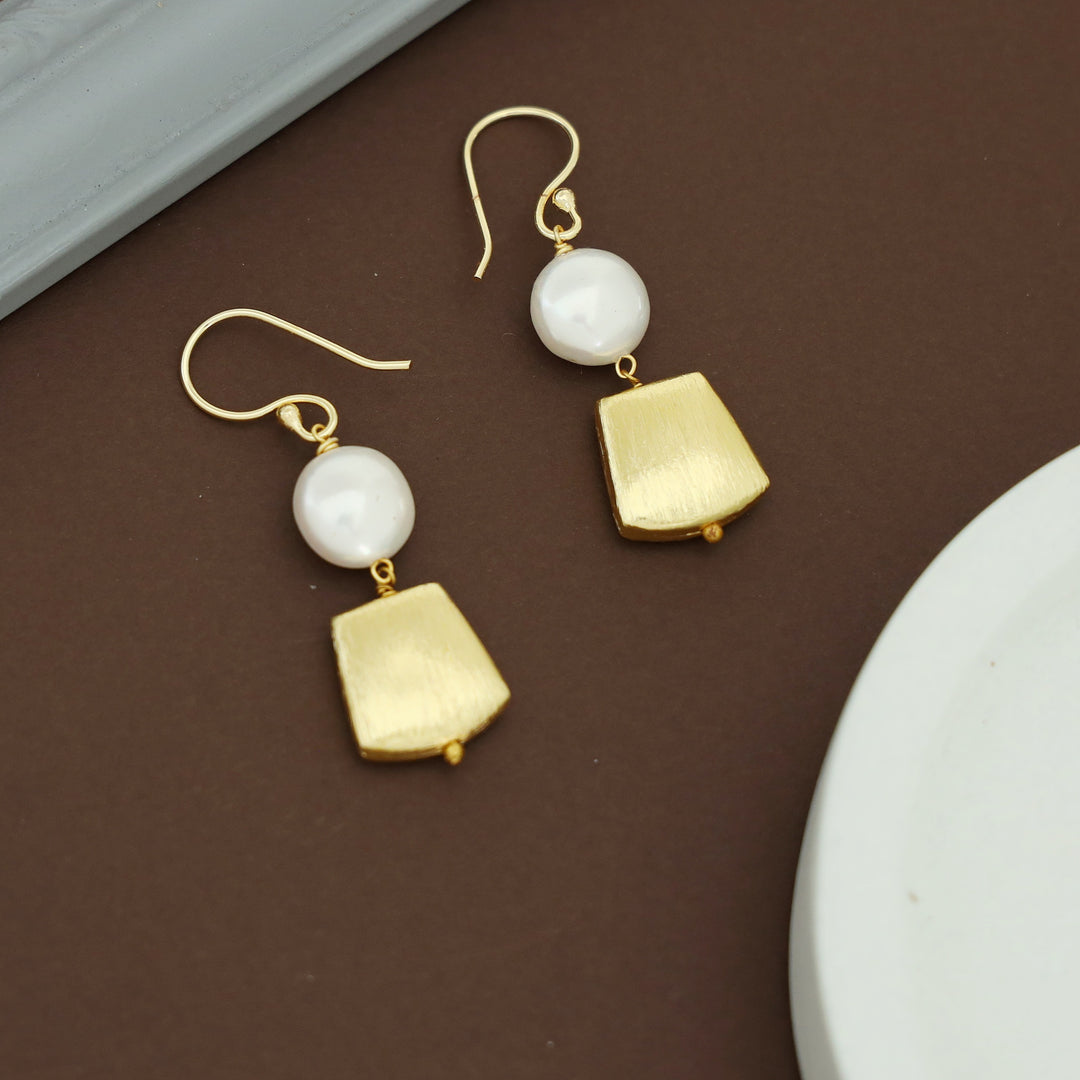 Jaynee Golden Textured Pearl Drop