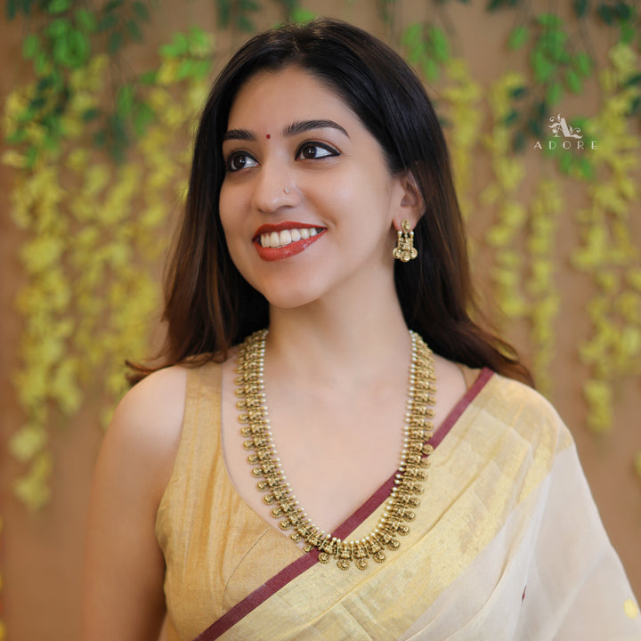 Sarasvati Devi Pearl Long Neckpiece With Earring