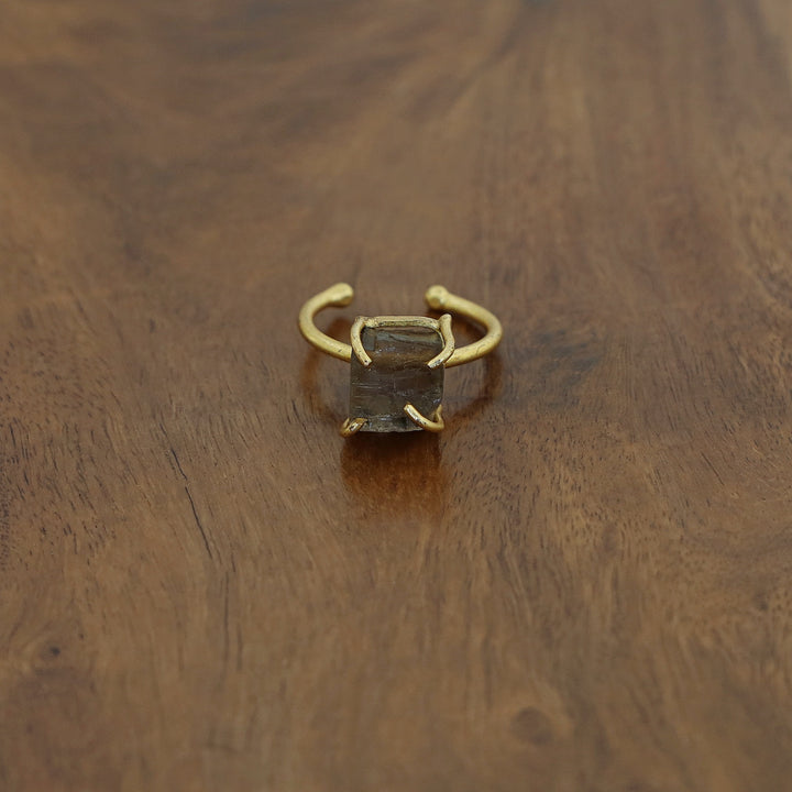Dilrupa Raw Stone Ring
