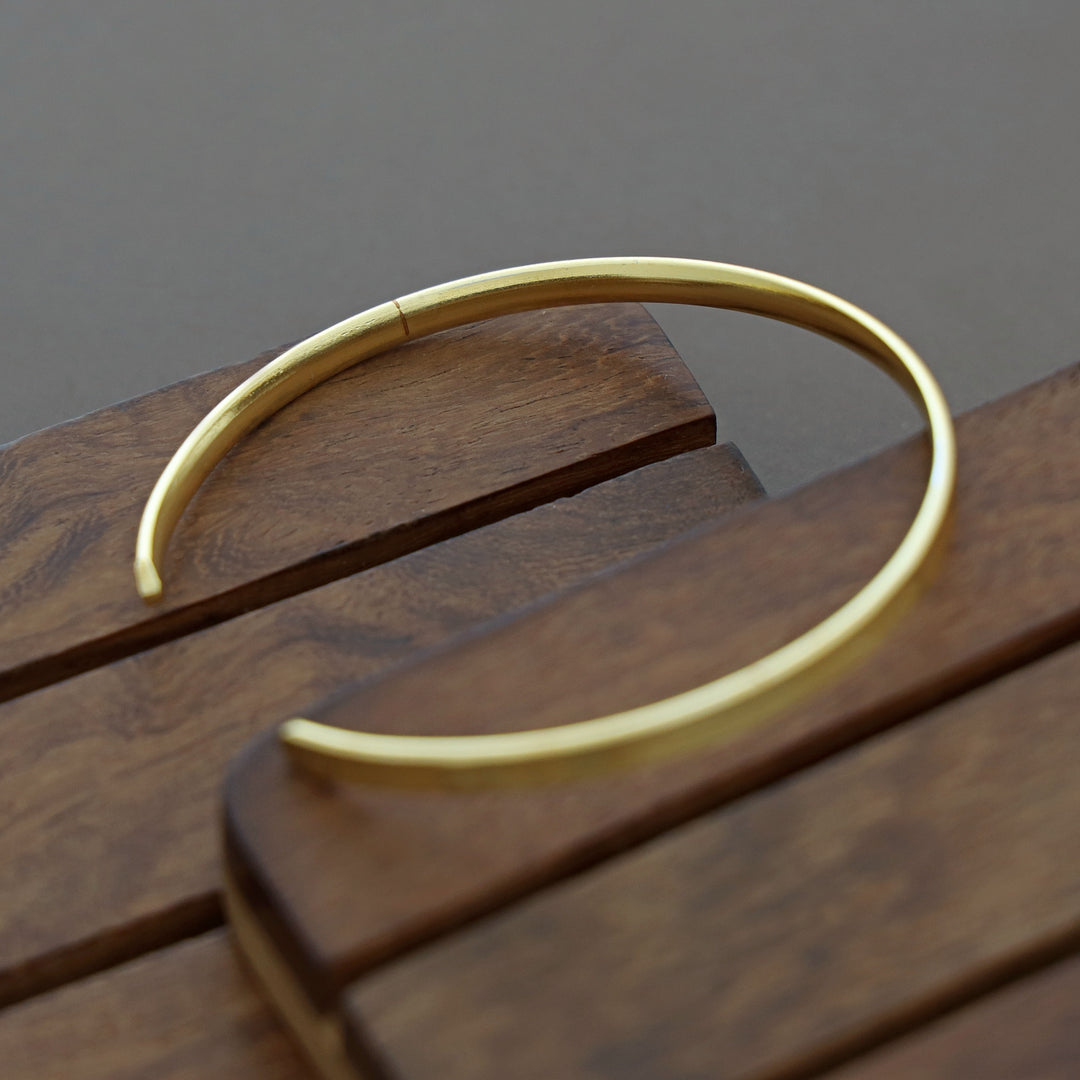 Emy Golden Simple Handcuff