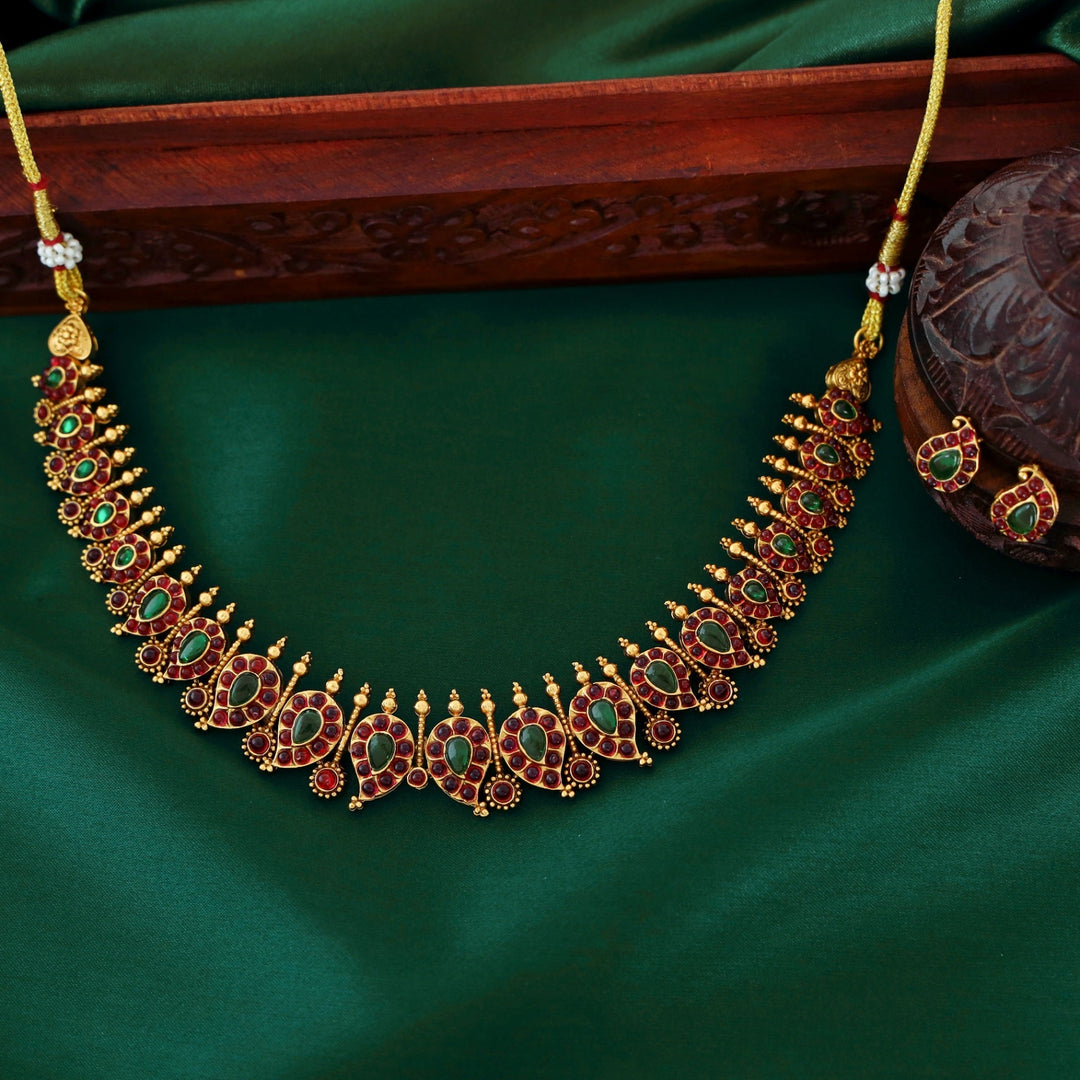 Ananya Kemp Mango Stone Neckpiece With Stud