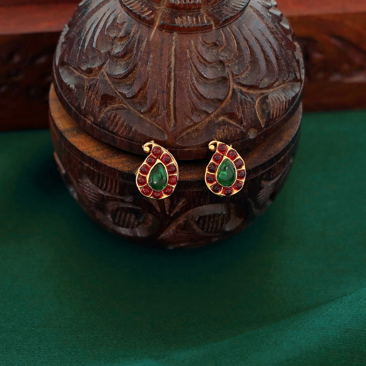 Ananya Kemp Mango Stone Neckpiece With Stud