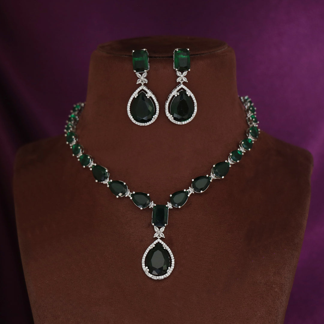 Haiza Drop Claw Glossy Stone Neckpiece With Earring