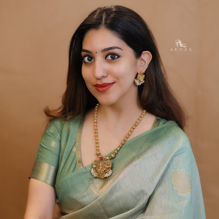 Lakshmi Pendant Cluster Pearl Neckpiece With Earring