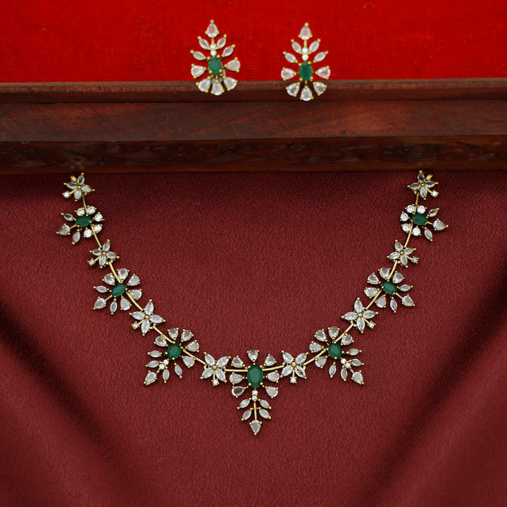 Nivedhya Short Neckpiece With Earring