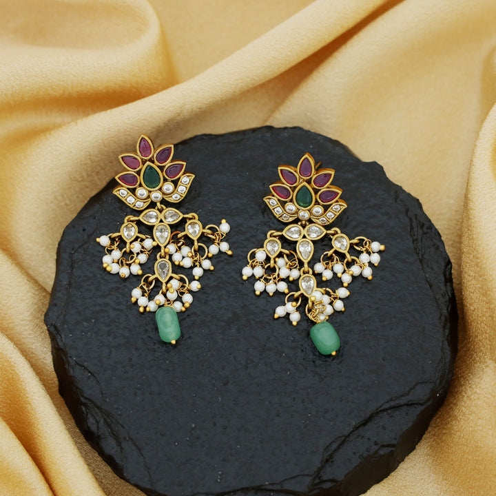 Ayanvi Beaded Cluster Pearl Floral Earring