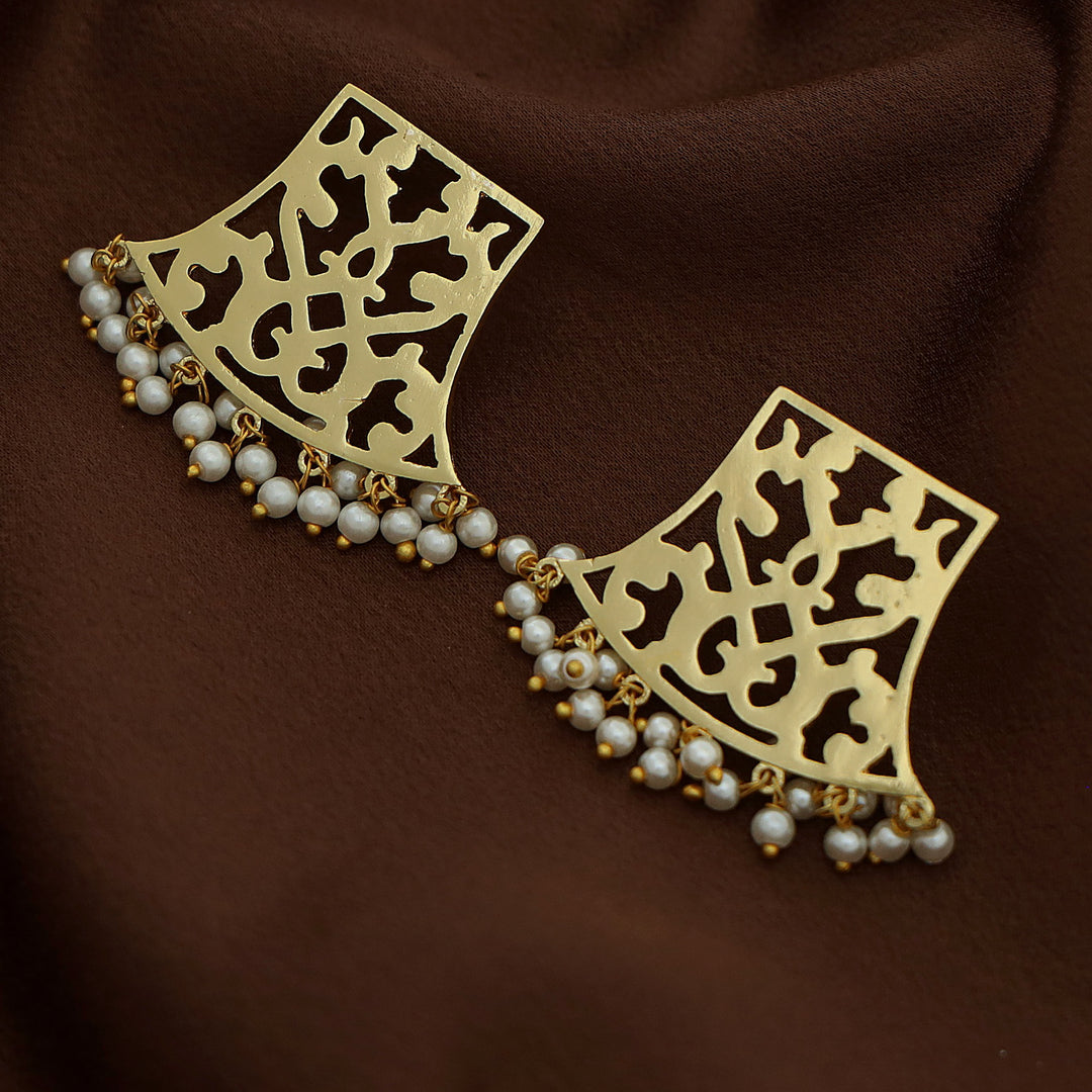 Vivia Golden FilIgree Cluster Pearl Earring