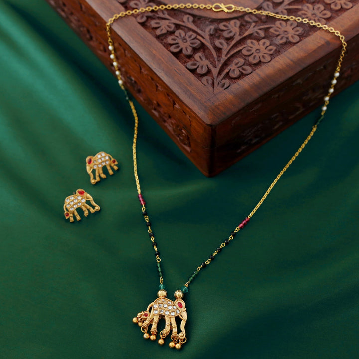 Hastin Golden Mammoth Neckpiece With Earring