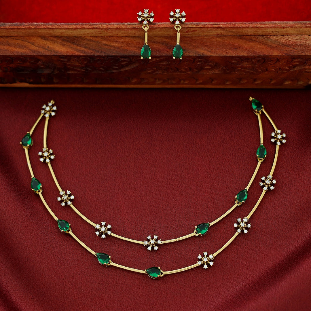 Sayali Half Glossy 2 Layer Stiff Neckpiece With Earring