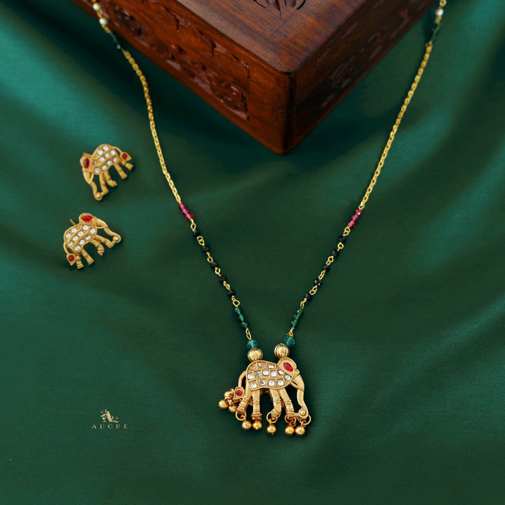 Hastin Golden Mammoth Neckpiece With Earring