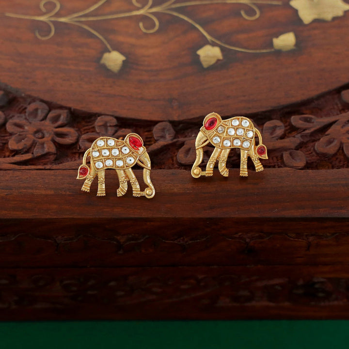 Hastin Golden Mammoth Neckpiece With Earring