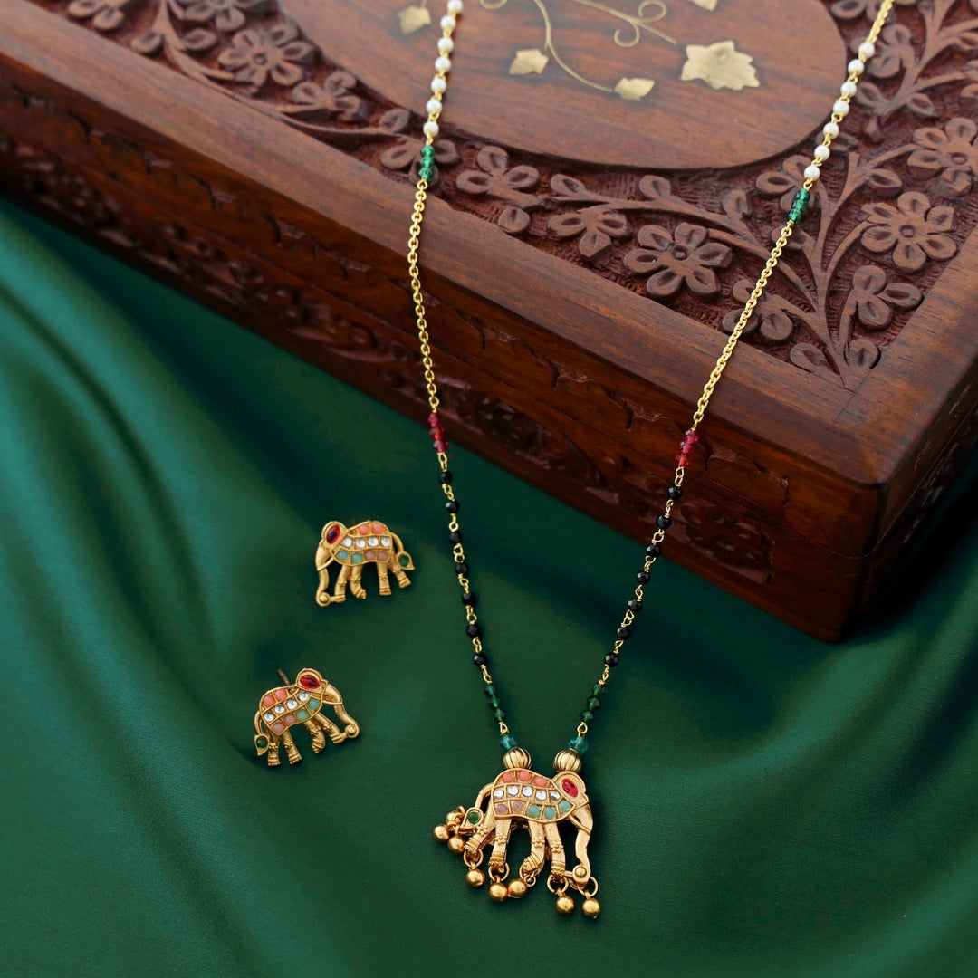 Hastin Golden Mammoth Neckpiece With Earring