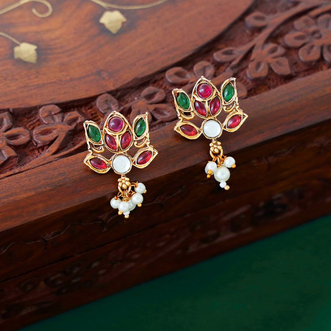 Padma Floral Pearl Choker With Earring