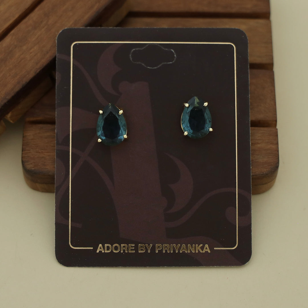 Glossy Rain Drop Claw Stud