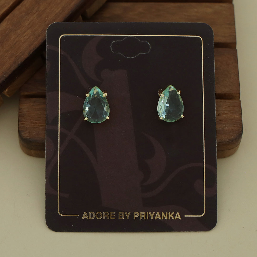 Glossy Rain Drop Claw Stud