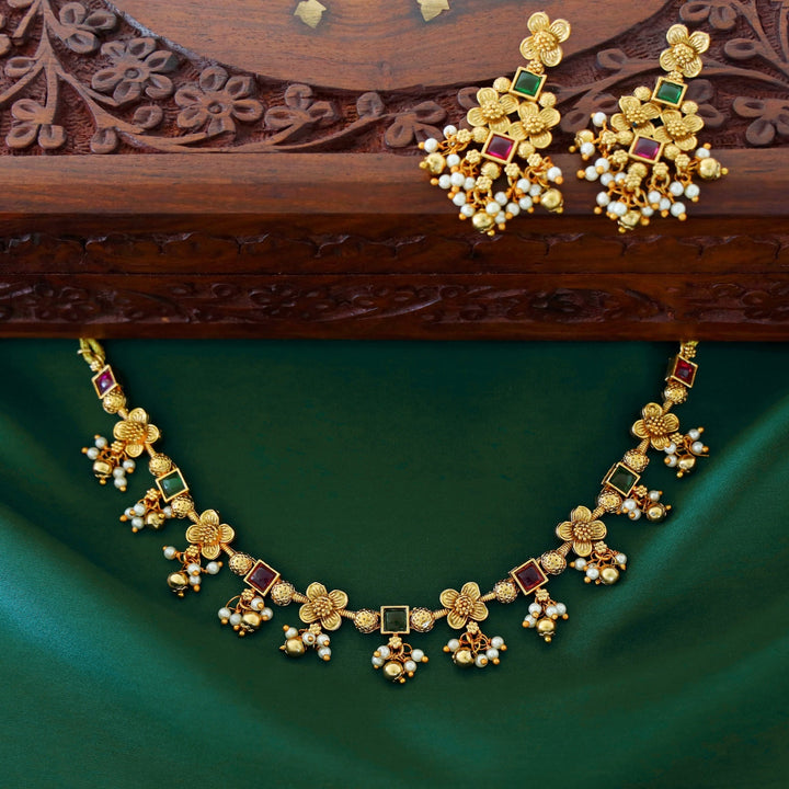 Madhu Blossom Glossy Pearl Neckpiece With Earring