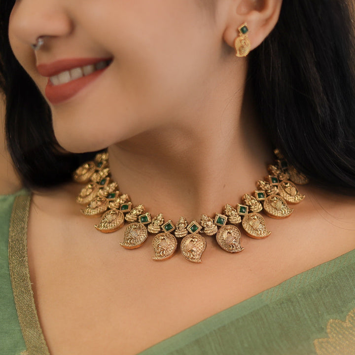 Brishti Devi Kemp Stone Short Neckpiece With Earring