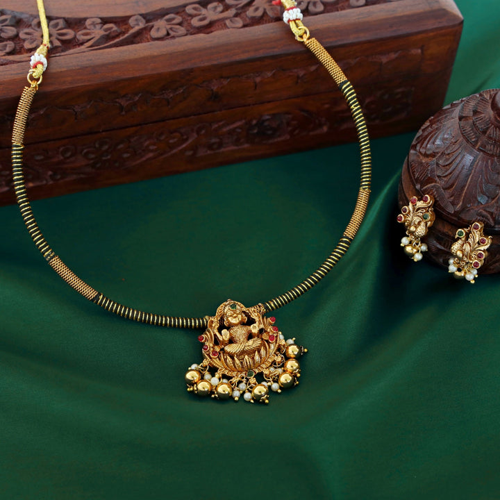 Vihank Devi Ball Pendant Wire Neckcuff With Earring