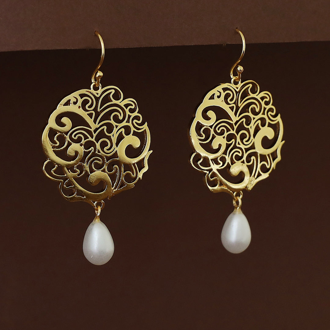 Vega Golden Filigree Novalta Pearl Drop