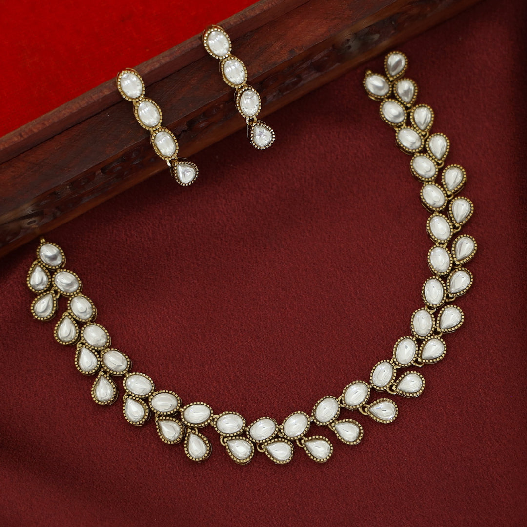 Kavya Oval Drop Short Neckpiece With Earring