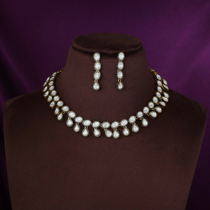Kavya Oval Drop Short Neckpiece With Earring