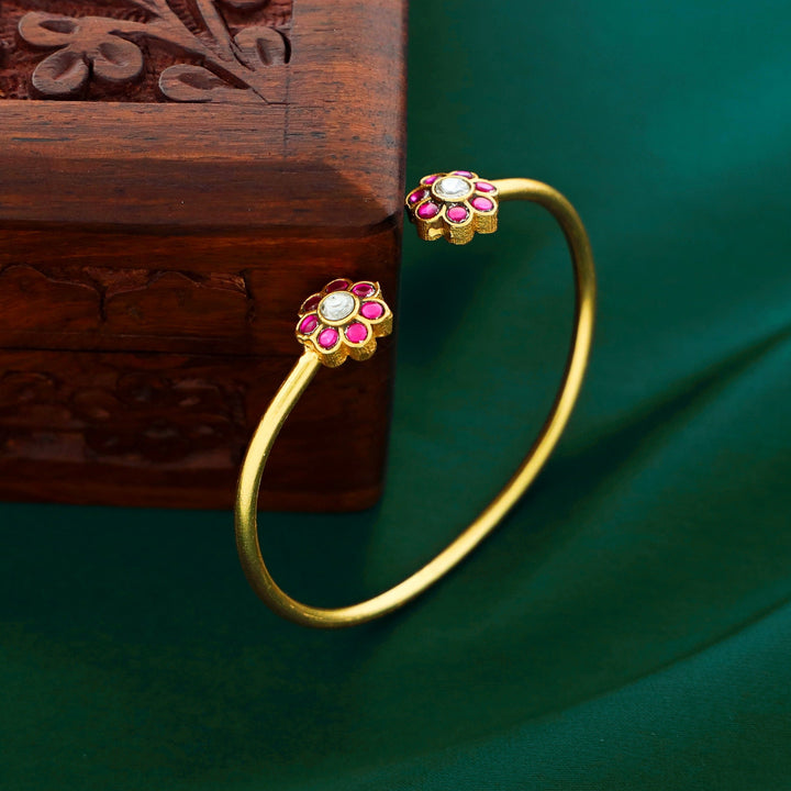 Golden Pushpa Adjustable Jadau Kundan Bangle