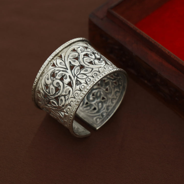 Maalika Antique Silver Hand-Cuff