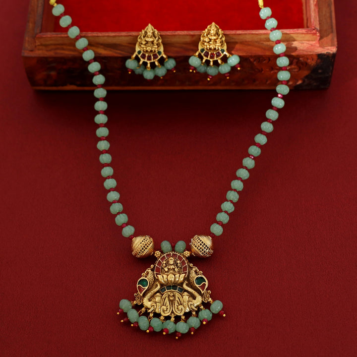 Nila Devi Mayura Beaded Neckpiece With Earring