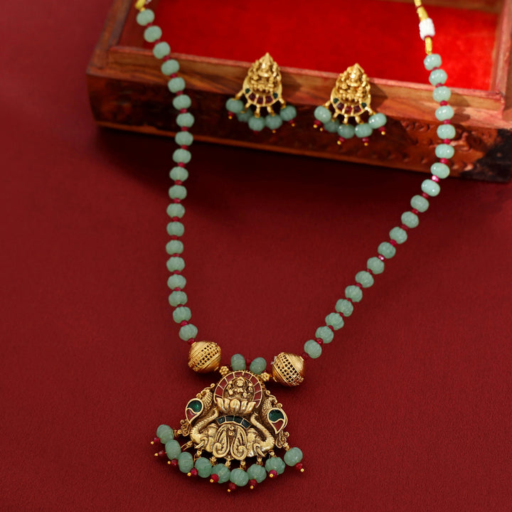 Nila Devi Mayura Beaded Neckpiece With Earring