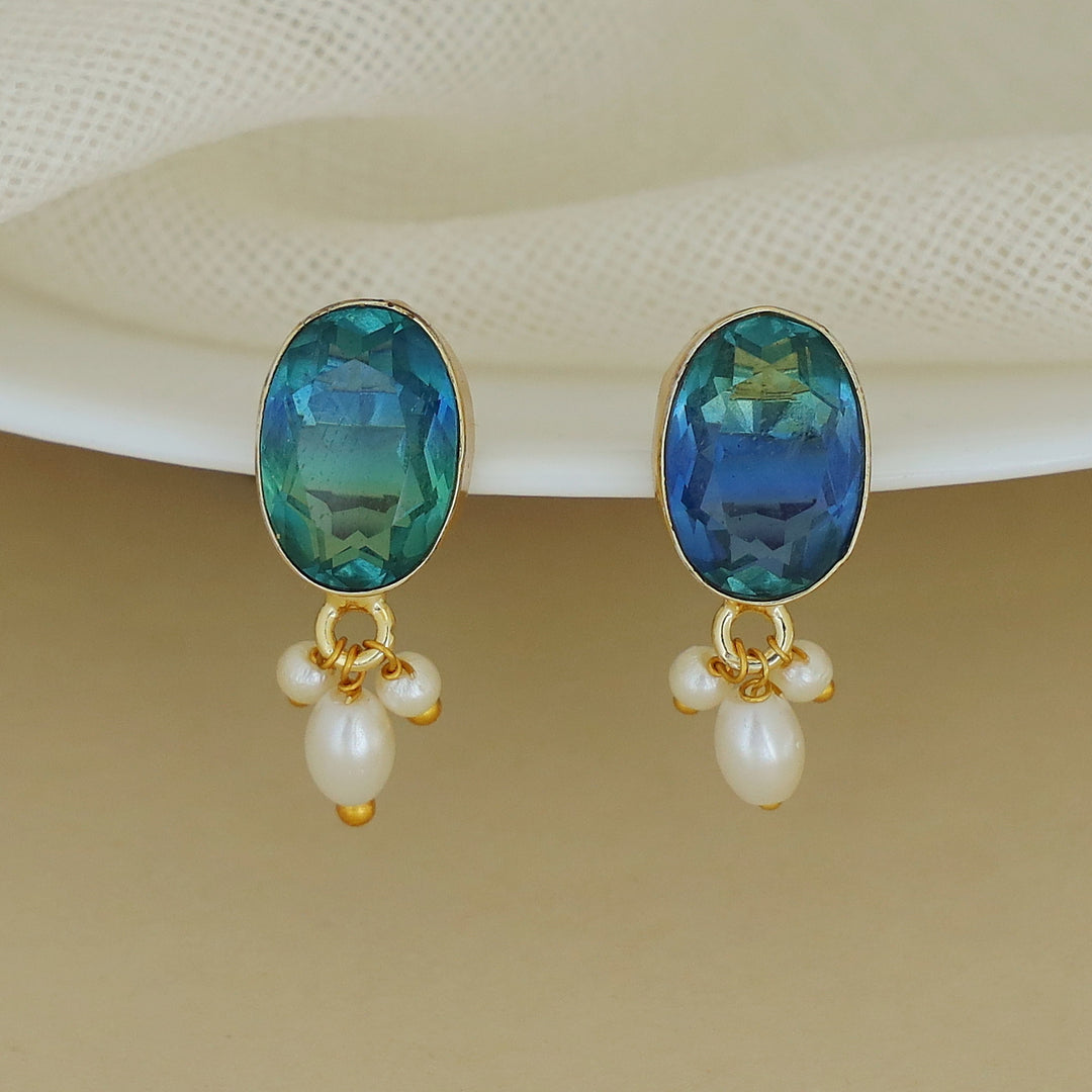 Liv Glossy Oval Pearl Earring