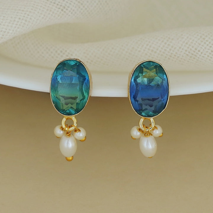 Liv Glossy Oval Pearl Earring