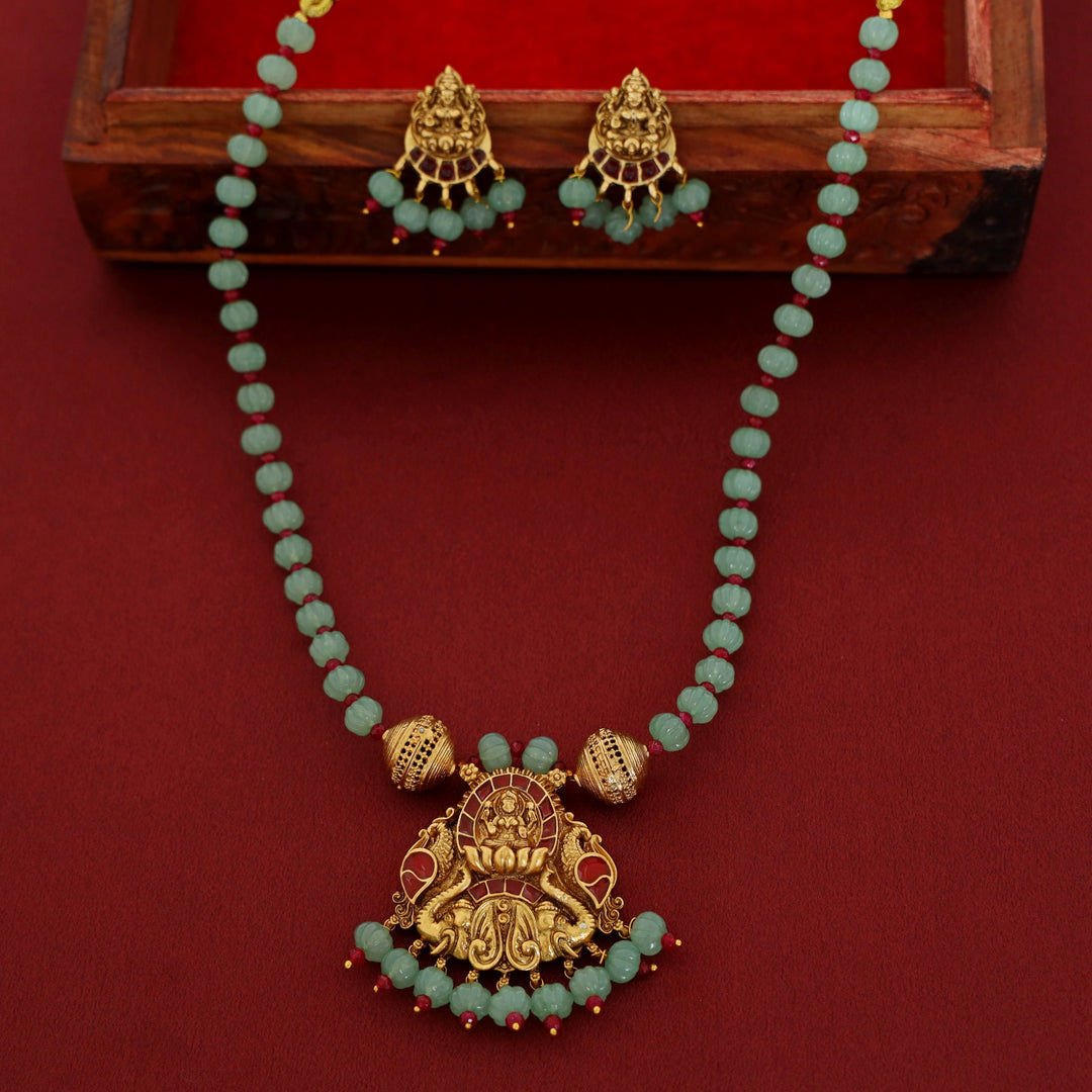 Nila Devi Mayura Beaded Neckpiece With Earring