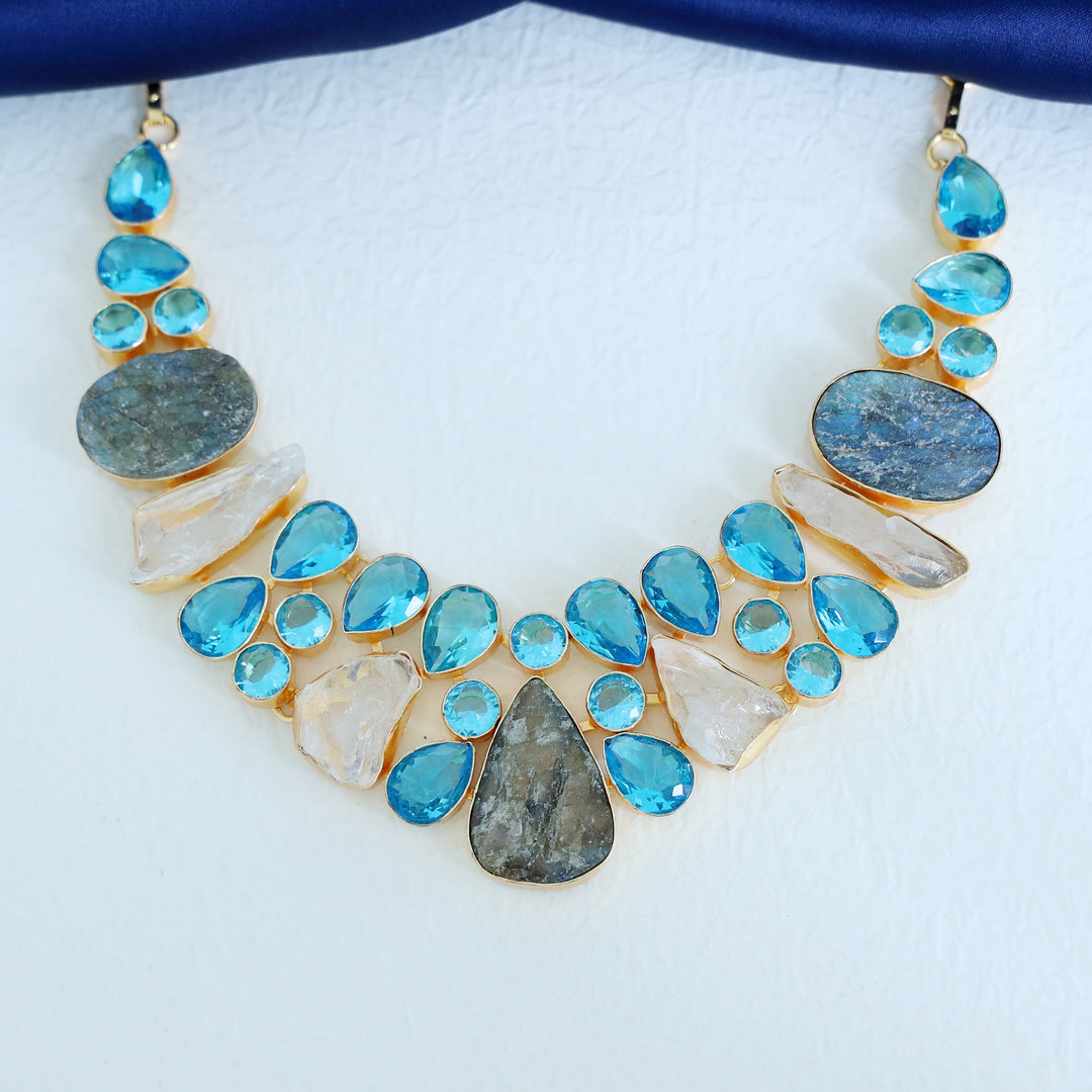 Amlin Neckpiece