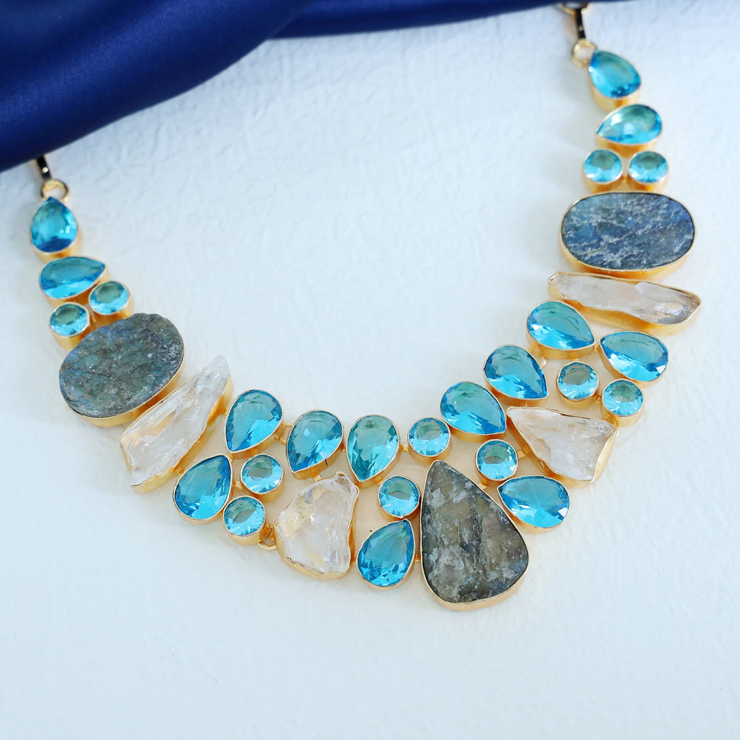 Amlin Neckpiece