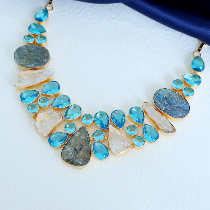 Amlin Neckpiece